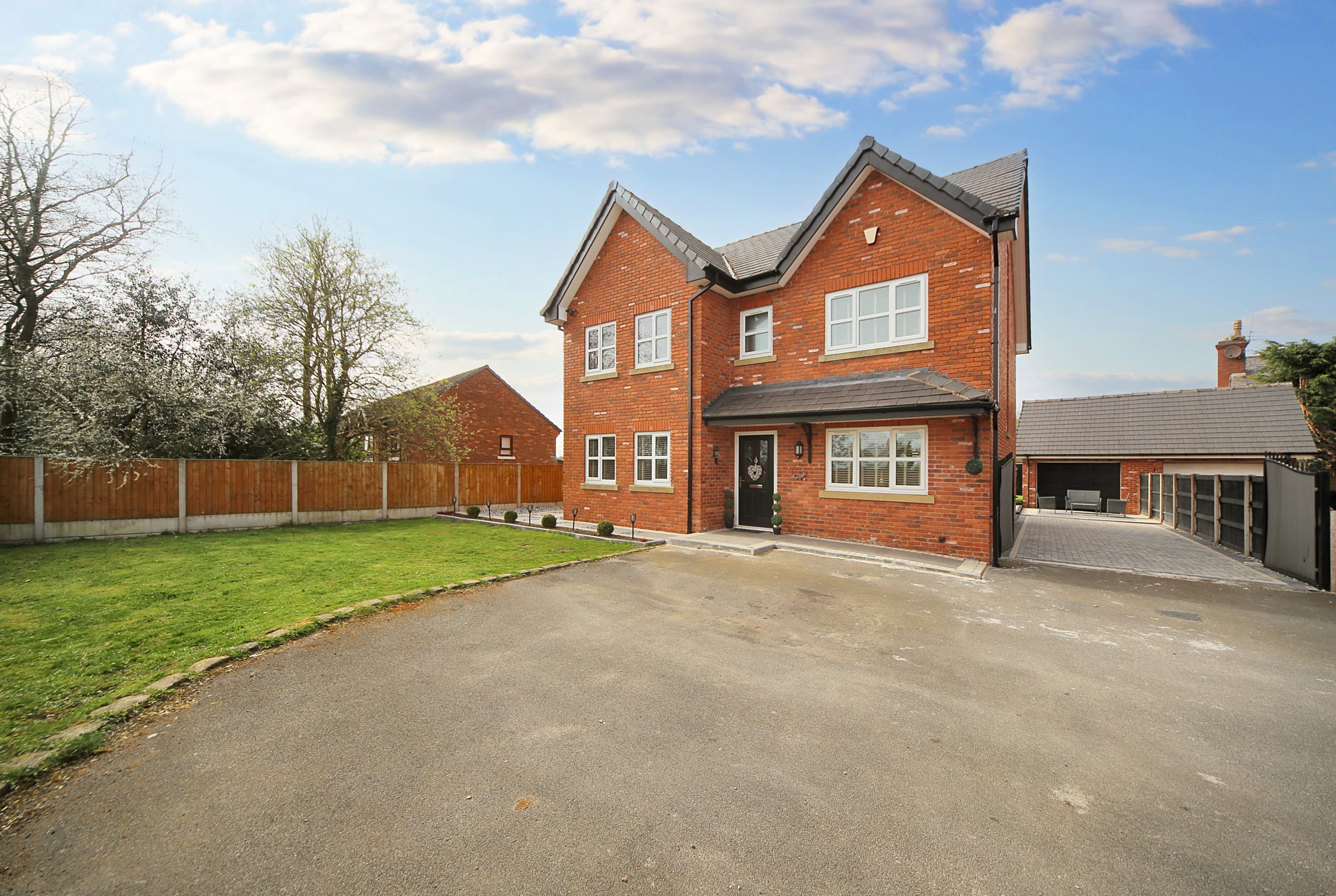 Bolton Road, Aspull, WN2