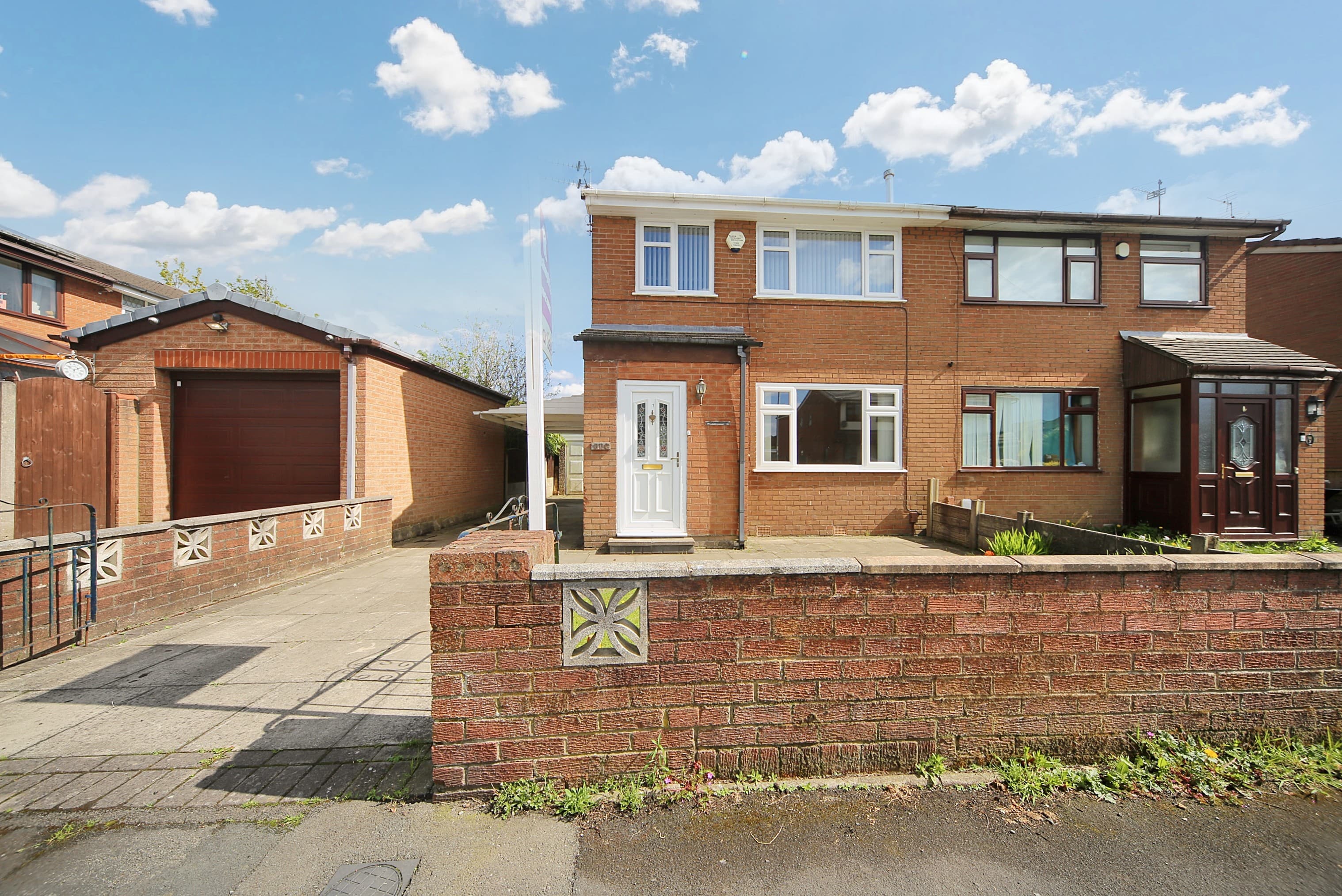 Parkfields, Abram, WN2