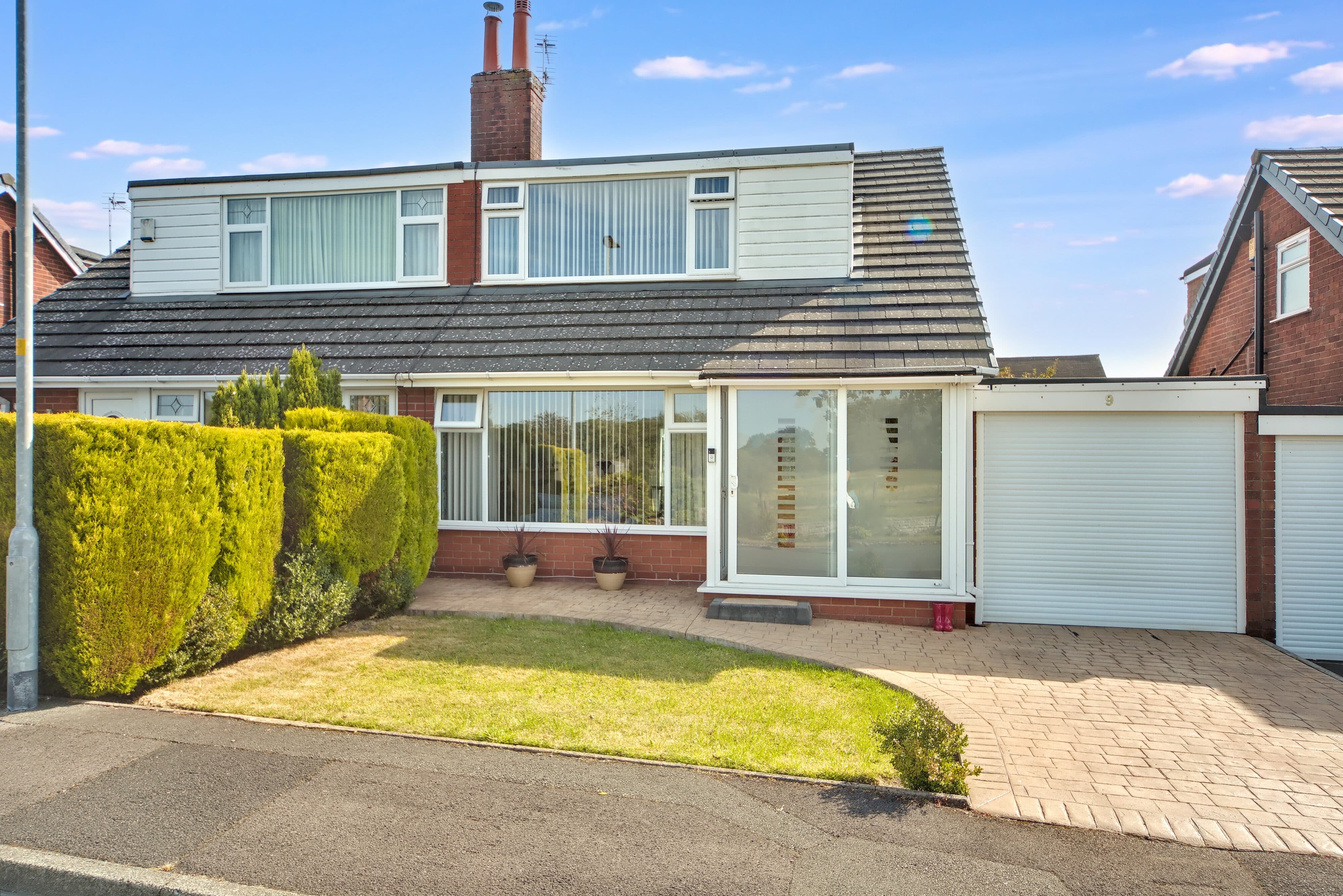 Wakefield Crescent, Standish, WN6